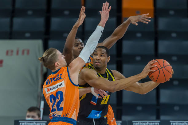 利用一次隐 利用一次隐