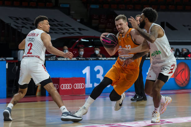 在接受采访 在接受采访