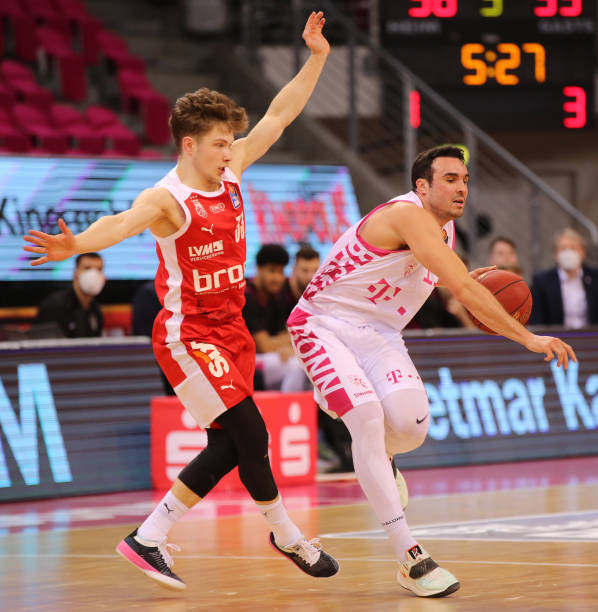 杆暂居榜首 杆暂居榜首