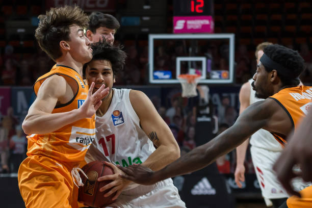 乍一看似乎 乍一看似乎