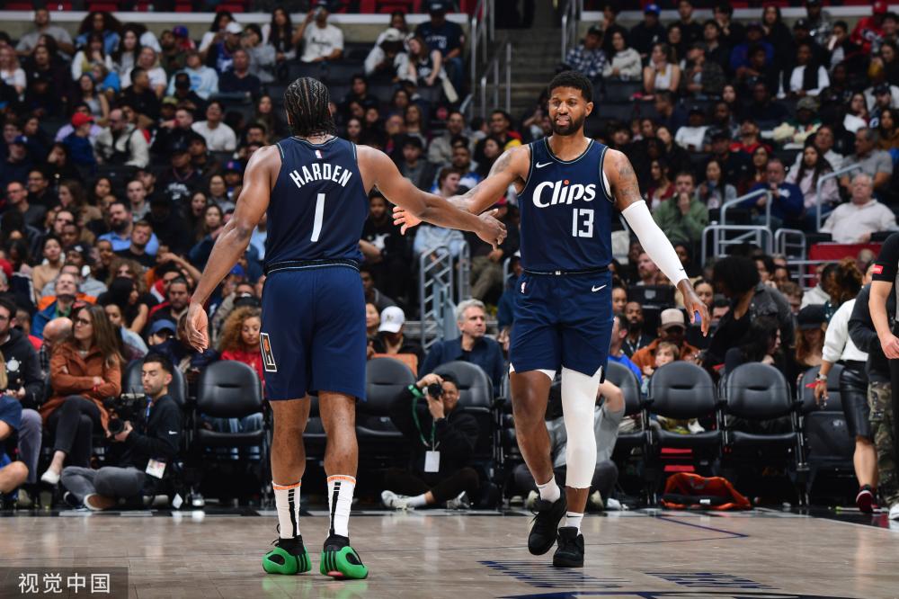 社交媒体上 社交媒体上