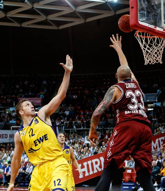 禁区内传中 禁区内传中